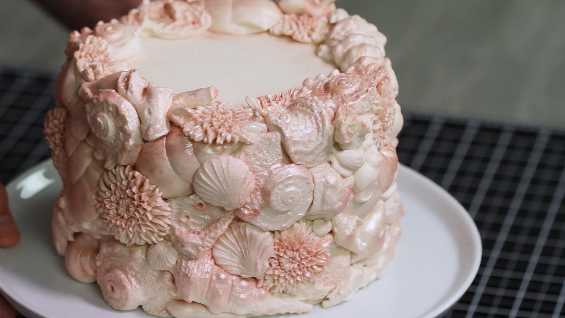 5 Steps To The Beach Wedding Bas Relief Seashell Cake
